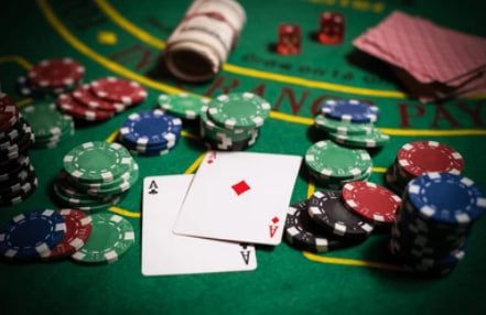 Bingo ဆုနှင့် ကစားသမားများ ပျော်ရွှင်နေသောမြင်ကွင်း